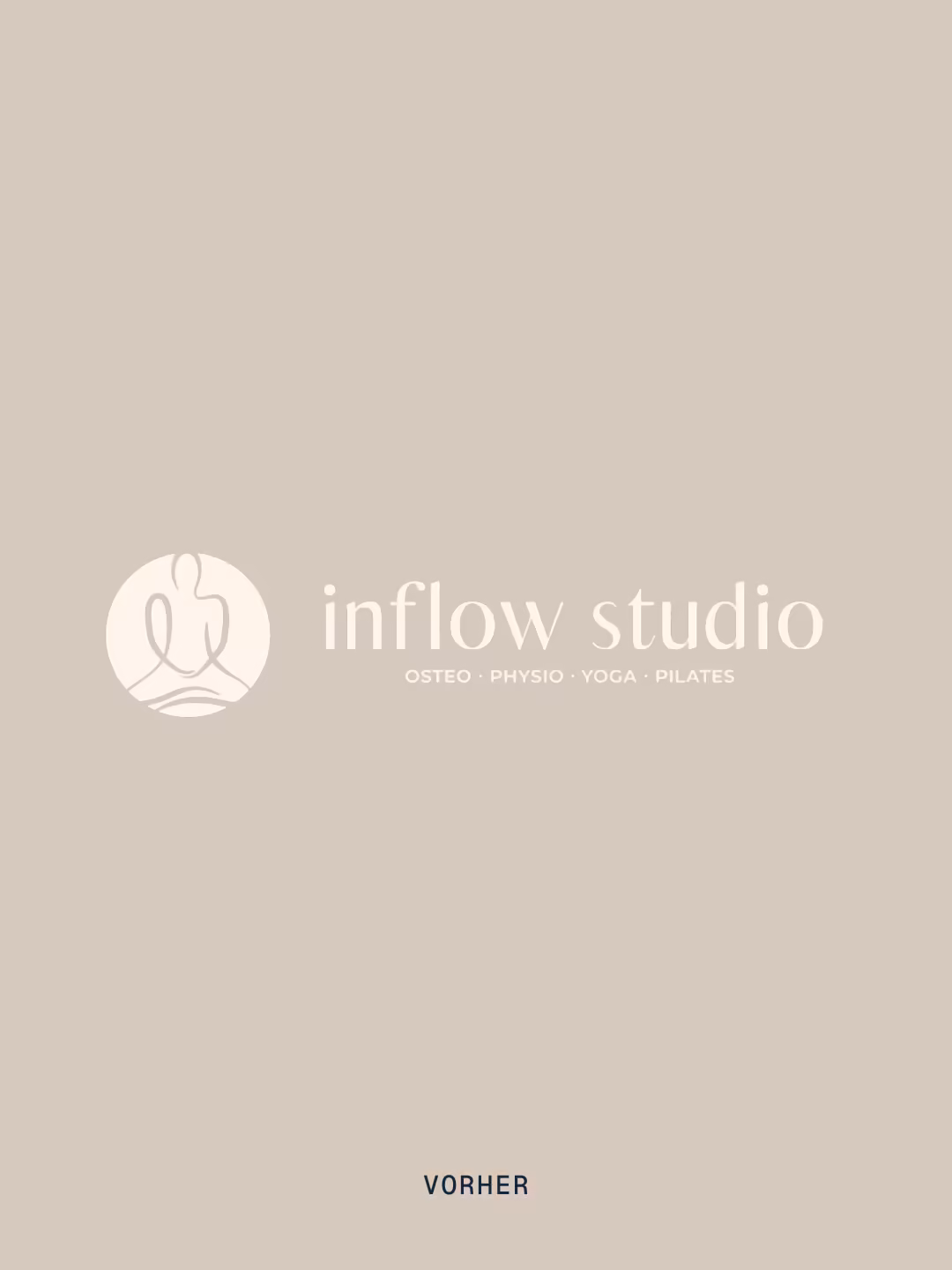 Altes Logo von inflow studio in Weiß auf beigem Grund, Vorher-Ansicht